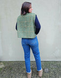 Kimono senza maniche in lana tartan verde/blu, bordo in caldo cotone blu