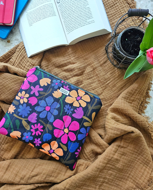 Cover imbottita in tessuto di cotone e similpelle viola, per tablet o libri, fantasia Matisse's garden