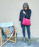 Borsa morbida in velluto merlot con tracolla regolabile, fantasia provenzale