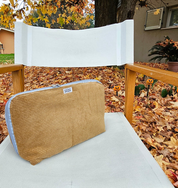 Beauty multiuso imbottito in velluto a costine nocciola e interno in tessuto con 4 tasche, fantasia tribale