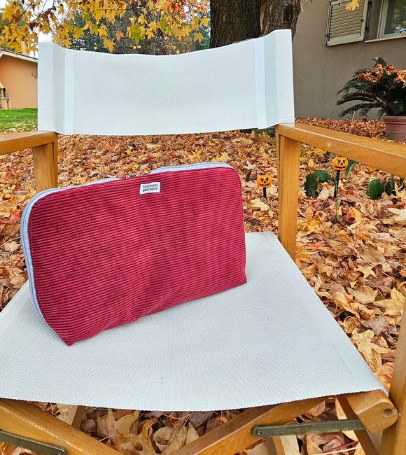 Beauty multiuso imbottito in velluto a costine merlot e interno in tessuto con 4 tasche, fantasia provenzale