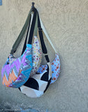 Moon Bag in cotone imbottito – Borsa a mezzaluna geometrica con tracolla regolabile | Fantasia Ziggy