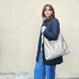 Borsa MOU in tessuto scamosciato color tortora – tracolla regolabile
