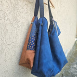 Borsa MOU blu in tessuto scamosciato con interno jacquard