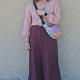 Moon Bag in cotone imbottito – Borsa a mezzaluna geometrica con tracolla regolabile | Fantasia Ziggy