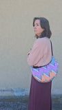 Moon Bag in cotone imbottito – Borsa a mezzaluna geometrica con tracolla regolabile | Fantasia Ziggy