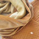 Sciarpa ad anello da donna in jersey a costine caramello e jersey oro